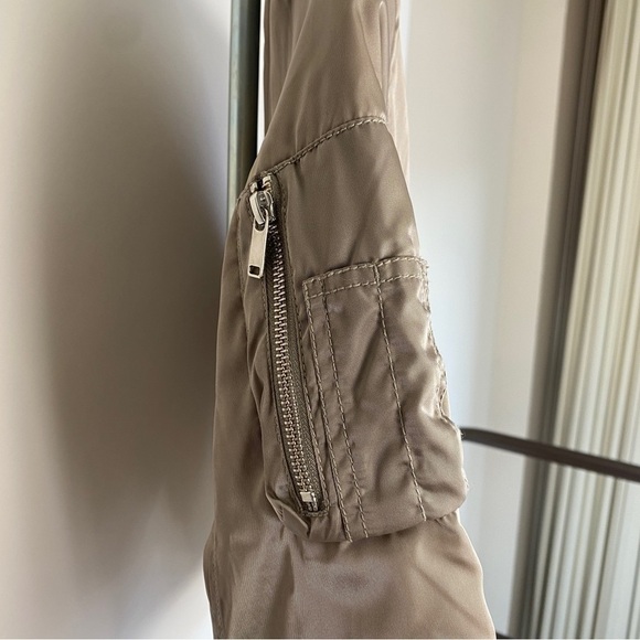 THE Group by Babaton Gilman Bomber Modern Taupe - Picture 8 of 10